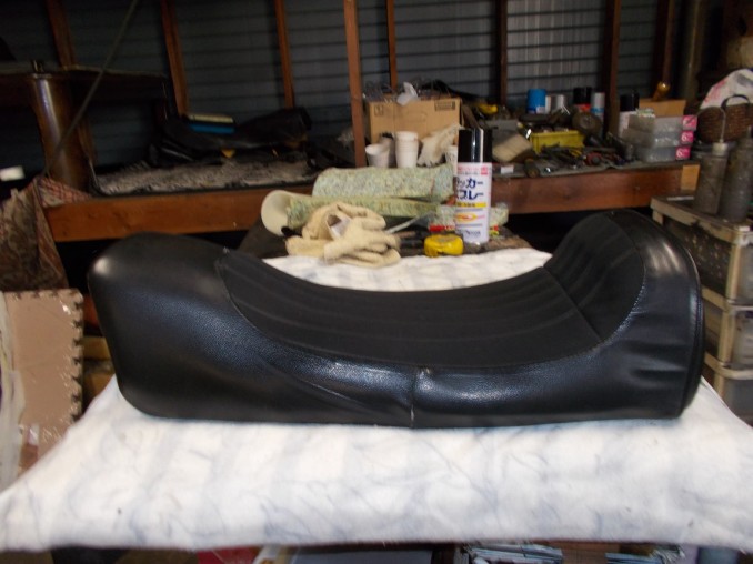 工房補修日誌｜バイクシート・自動車内装の補修,修理は張替えなしの革  