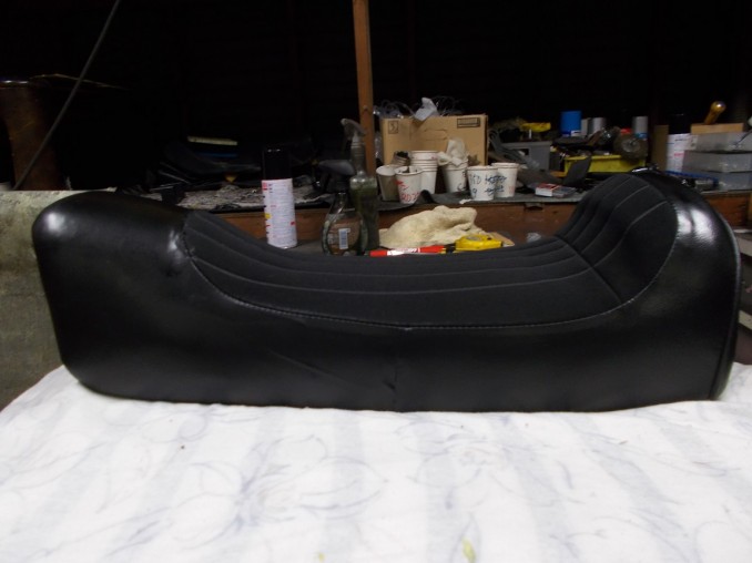 工房補修日誌｜バイクシート・自動車内装の補修,修理は張替えなしの革  