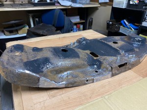 8-1ベースエッジ、クラック、腐食修理